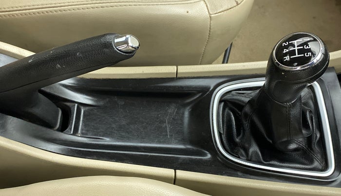 2017 Maruti Ciaz ALPHA DIESEL 1.3, Diesel, Manual, 79,719 km, Gear Lever