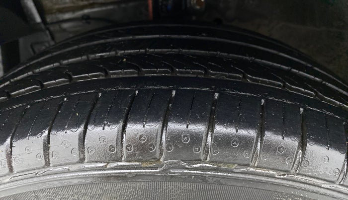 2017 Maruti Ciaz ALPHA DIESEL 1.3, Diesel, Manual, 79,719 km, Left Front Tyre Tread