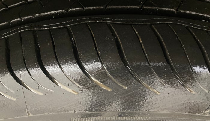 2022 Tata NEXON XZA PLUS (O) PETROL, Petrol, Automatic, 25,713 km, Right Front Tyre Tread