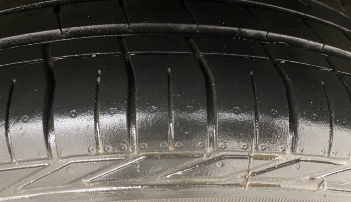 2022 Tata NEXON XZA PLUS (O) PETROL, Petrol, Automatic, 25,713 km, Left Rear Tyre Tread