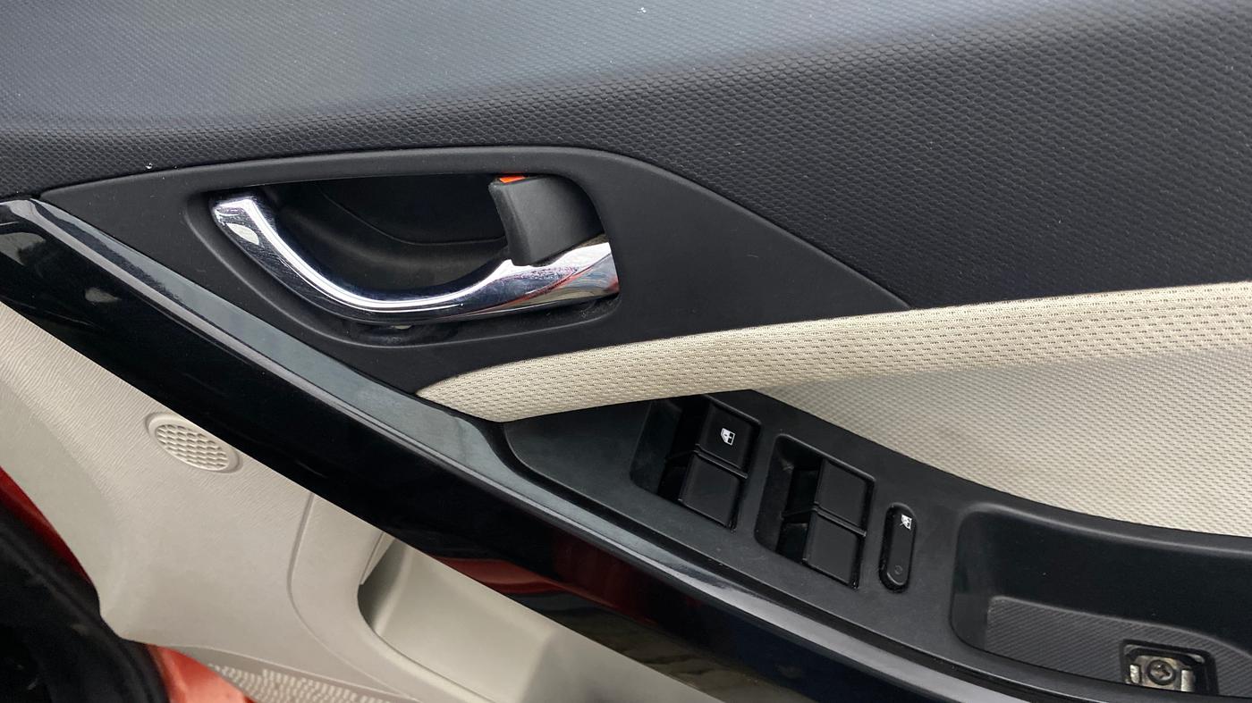 2022 Tata NEXON XZA PLUS (O) PETROL, Petrol, Automatic, 25,873 km, Driver Side Door Panels Control