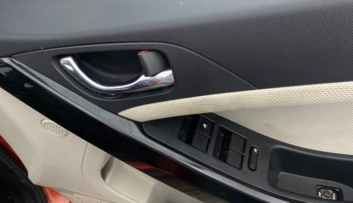 2022 Tata NEXON XZA PLUS (O) PETROL, Petrol, Automatic, 25,713 km, Driver Side Door Panels Control