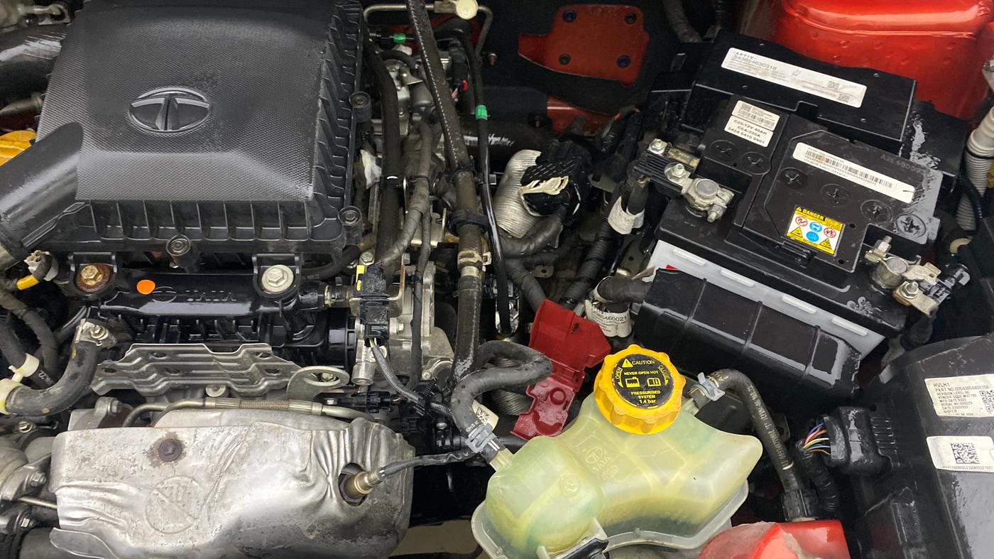 2022 Tata NEXON XZA PLUS (O) PETROL, Petrol, Automatic, 25,873 km, Engine View - Left