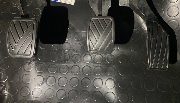 2014 Maruti Swift ZXI, Petrol, Manual, 76,936 km, Pedals