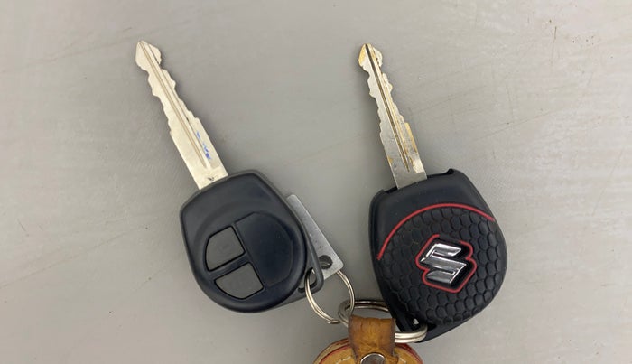 2014 Maruti Swift ZXI, Petrol, Manual, 76,936 km, Key Close Up