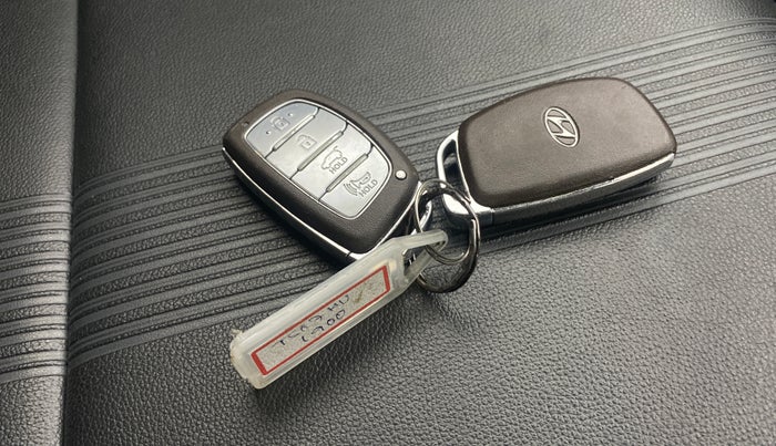 2021 Hyundai NEW I20 ASTA (O) 1.0 TURBO GDI DCT, Petrol, Automatic, 62,613 km, Key Close Up