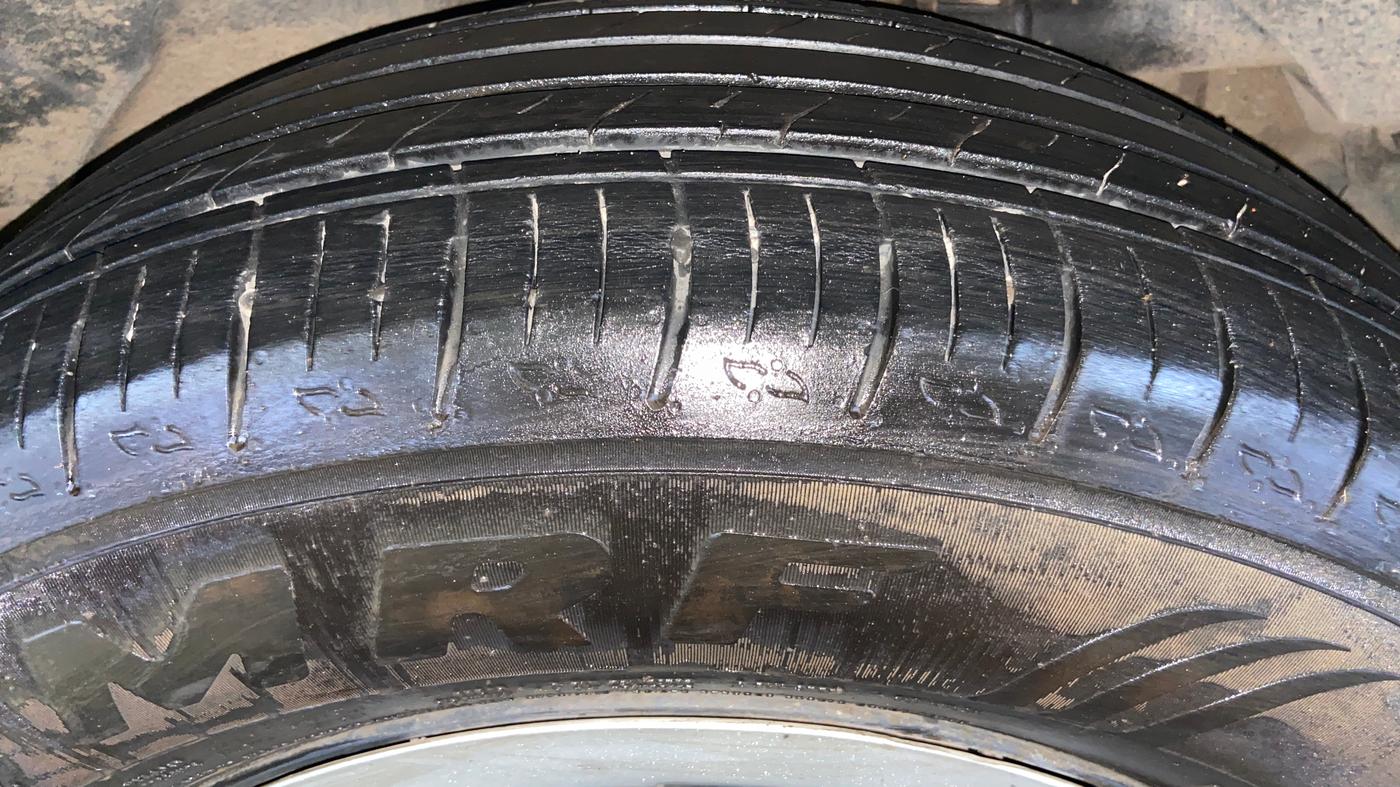 2019 Mahindra XUV500 W7, Diesel, Manual, 1,03,090 km, Left Rear Tyre Tread