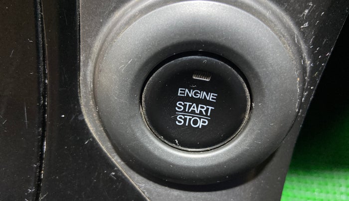 2019 Mahindra XUV500 W7, Diesel, Manual, 1,03,090 km, Keyless Start/ Stop Button