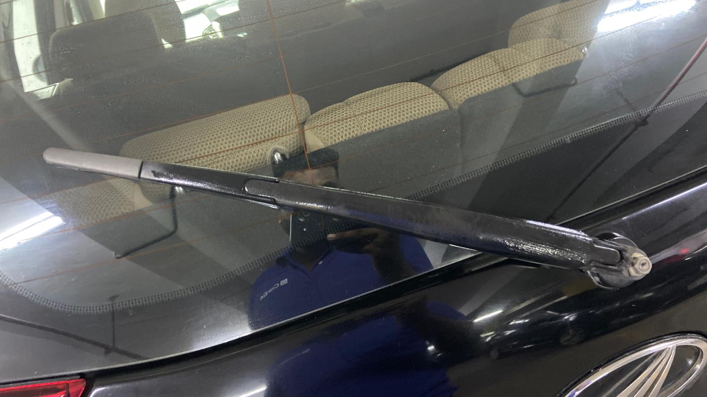 2019 Mahindra XUV500 W7, Diesel, Manual, 1,03,090 km, Rear Wiper