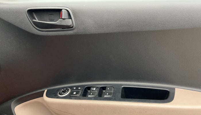 2018 Hyundai Grand i10 MAGNA 1.2 KAPPA VTVT, Petrol, Manual, 43,078 km, Driver Side Door Panels Control