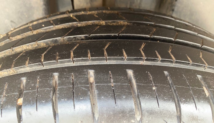 2023 Skoda KUSHAQ AMBITION 1.0L TSI MT, Petrol, Manual, 17,583 km, Right Rear Tyre Tread