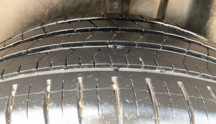 2023 Skoda KUSHAQ AMBITION 1.0L TSI MT, Petrol, Manual, 17,583 km, Left Rear Tyre Tread