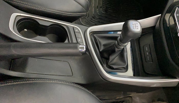 2021 MG HECTOR PLUS SUPER 1.5 PETROL TURBO HYBRID MT 7-STR, Petrol, Manual, 33,722 km, Gear Lever