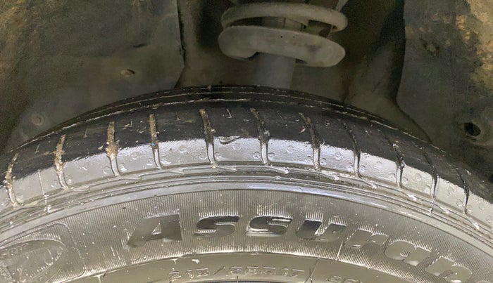 2021 MG HECTOR PLUS SUPER 1.5 PETROL TURBO HYBRID MT 7-STR, Petrol, Manual, 33,722 km, Left Front Tyre Tread