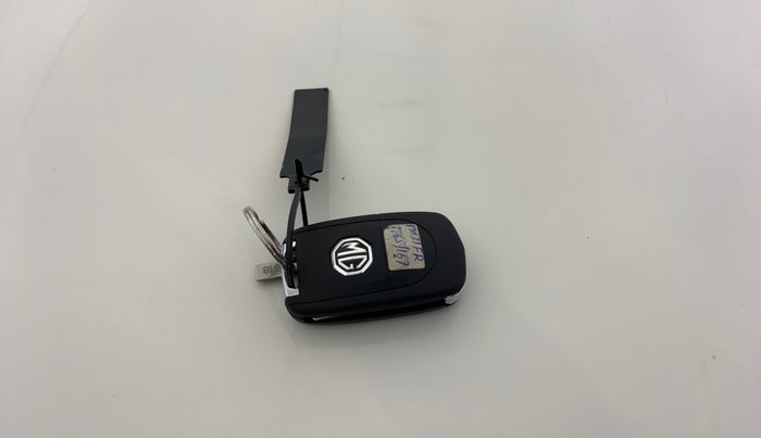 2021 MG HECTOR PLUS SUPER 1.5 PETROL TURBO HYBRID MT 7-STR, Petrol, Manual, 33,722 km, Key Close Up