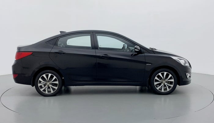 2016 Hyundai Verna FLUIDIC 1.6 SX VTVT, Petrol, Manual, 62,067 km, Right Side View