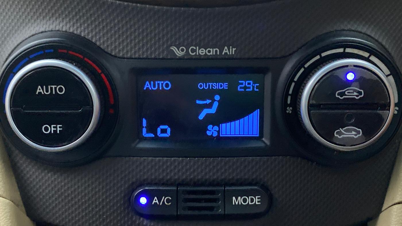 2016 Hyundai Verna FLUIDIC 1.6 SX VTVT, Petrol, Manual, 62,067 km, Automatic Climate Control