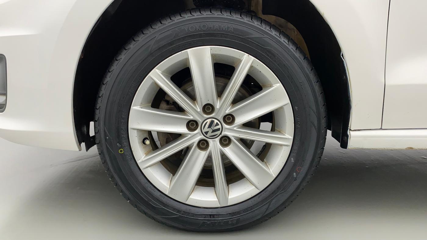 2016 Volkswagen Vento HIGHLINE 1.2 TSI AT, Petrol, Automatic, 74,175 km, Left Front Wheel