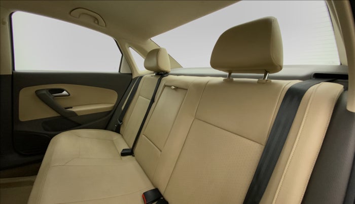 2016 Volkswagen Vento HIGHLINE 1.2 TSI AT, Petrol, Automatic, 74,175 km, Right Side Rear Door Cabin