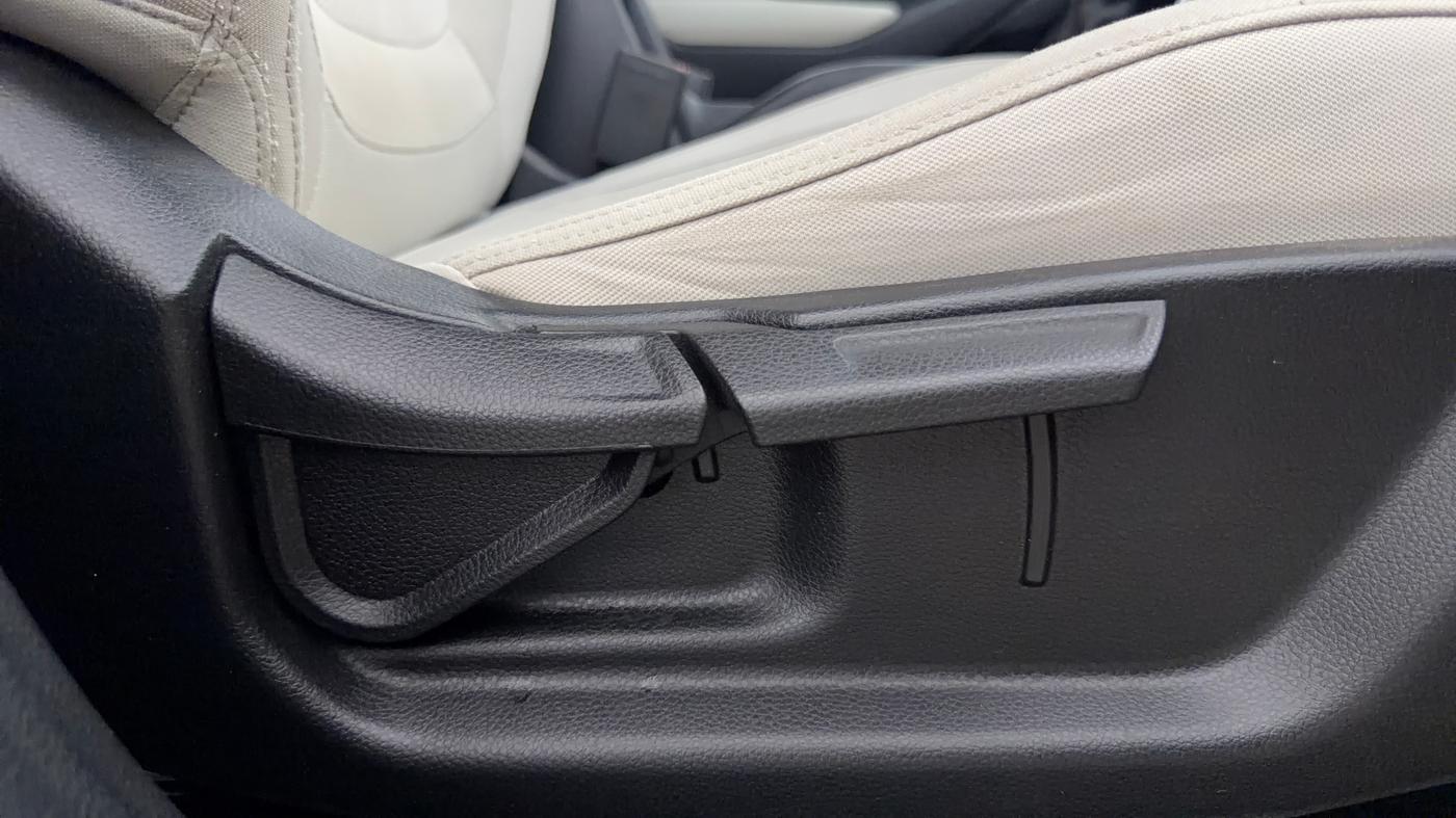 2022 KIA SELTOS HTK PLUS 1.5 IMT, Petrol, Manual, 29,351 km, Driver Side Adjustment Panel