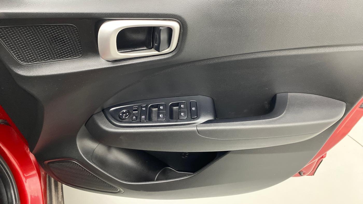 2019 Hyundai VENUE 1.0 TURBO GDI SX+ AT, Petrol, Automatic, 23,510 km, Driver Side Door Panels Control