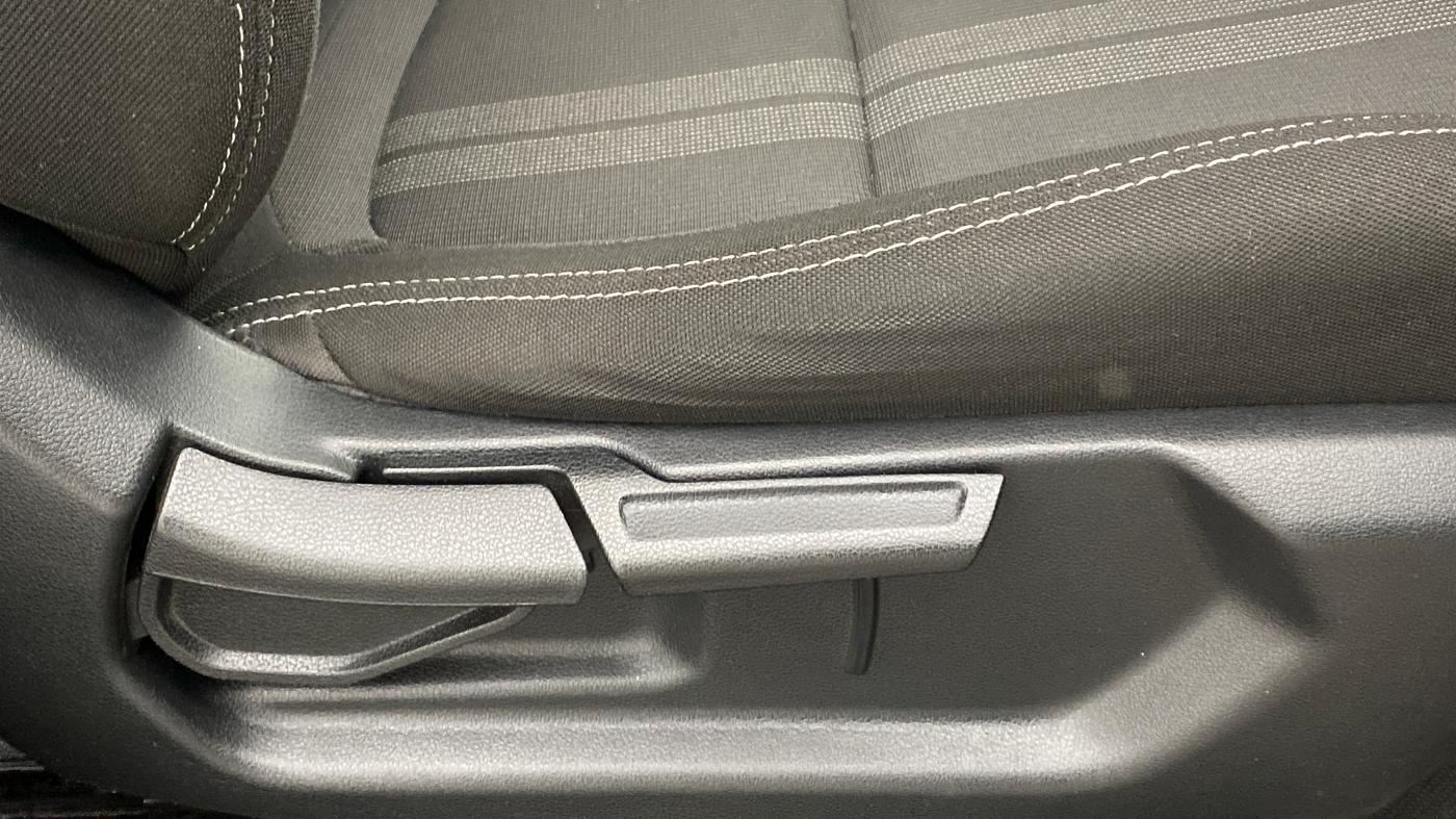 2019 Hyundai VENUE 1.0 TURBO GDI SX+ AT, Petrol, Automatic, 23,510 km, Driver Side Adjustment Panel