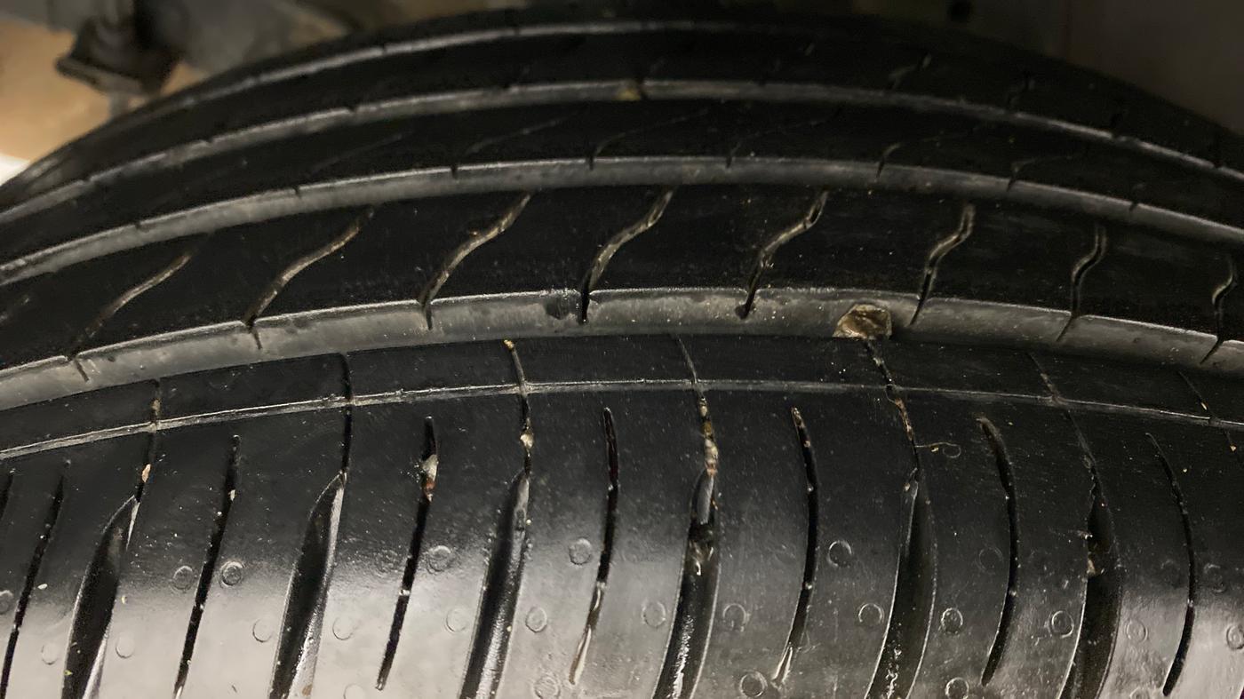 2019 Hyundai VENUE 1.0 TURBO GDI SX+ AT, Petrol, Automatic, 23,510 km, Right Rear Tyre Tread