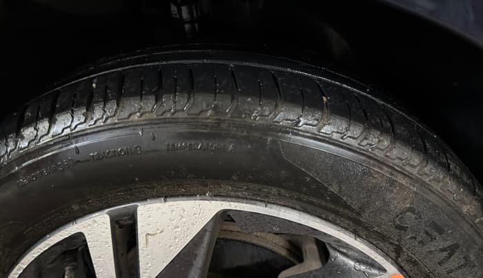 2022 Hyundai NEW I20 ASTA (O) 1.2 AT, Petrol, Automatic, 23,724 km, Right Front Tyre Tread