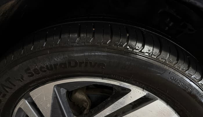 2022 Hyundai NEW I20 ASTA (O) 1.2 AT, Petrol, Automatic, 23,724 km, Left Rear Tyre Tread