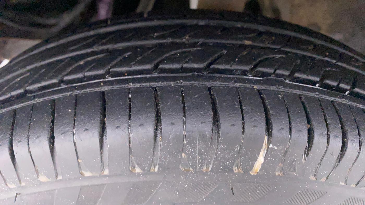2016 Tata Nano TWIST XTA, Petrol, Automatic, 35,613 km, Left Front Tyre Tread