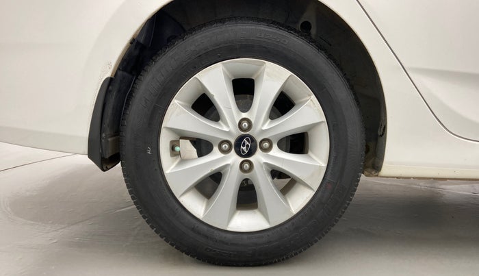 2015 Hyundai Verna FLUIDIC 4S 1.6 VTVT S, Petrol, Manual, 47,742 km, Right Rear Wheel