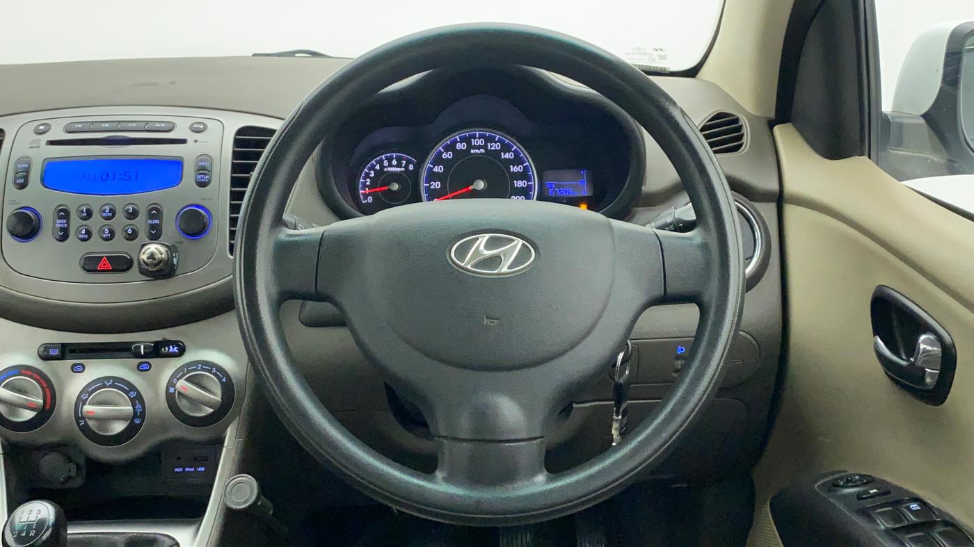 2013 Hyundai i10 SPORTZ 1.2 KAPPA2, Petrol, Manual, 67,202 km, Steering Wheel Close Up