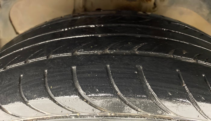 2015 Ford Figo 1.4 TITANIUM DURATORQ, Diesel, Manual, 29,932 km, Left Front Tyre Tread