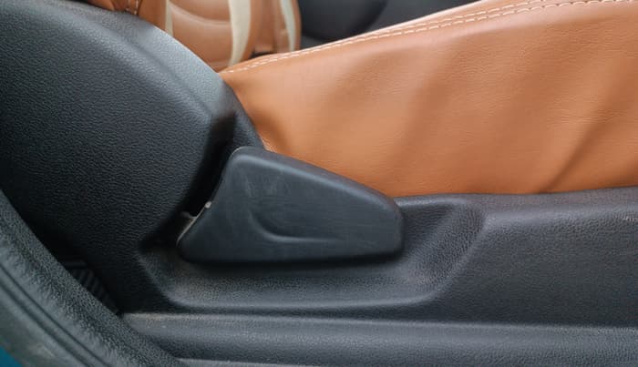 2022 Renault Kwid CLIMBER AMT 1.0, Petrol, Automatic, 25,834 km, Driver Side Adjustment Panel