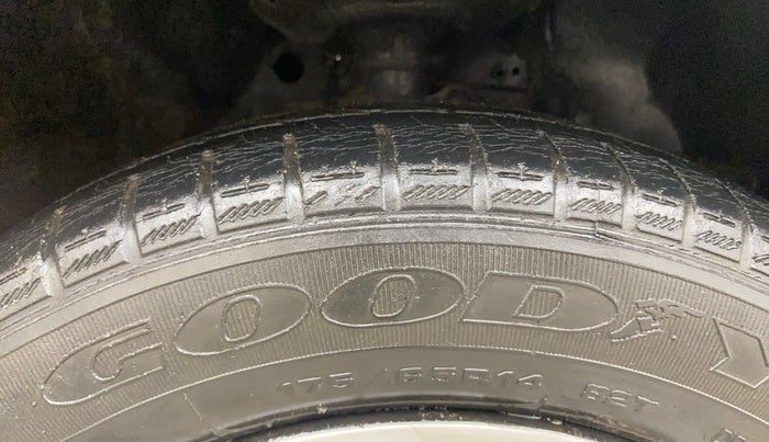 2015 Honda Amaze 1.2L I-VTEC S, Petrol, Manual, 36,690 km, Right Front Tyre Tread