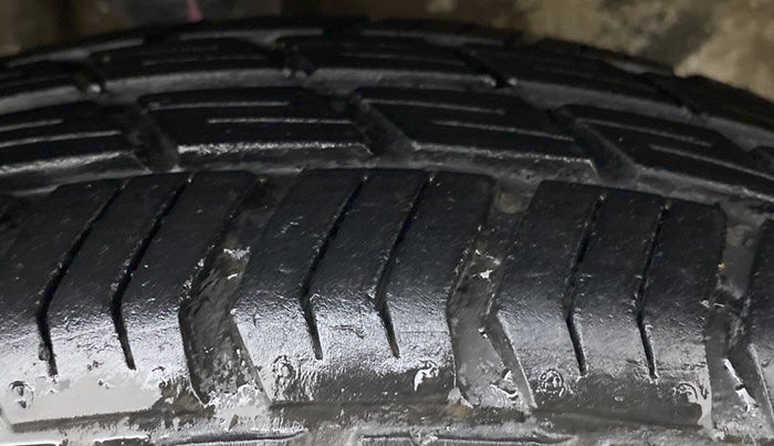 2012 Maruti Alto 800 LXI, Petrol, Manual, 30,561 km, Right Front Tyre Tread