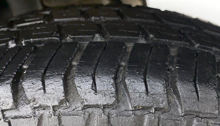 2012 Maruti Alto 800 LXI, Petrol, Manual, 30,561 km, Left Rear Tyre Tread