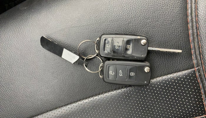 2018 Volkswagen Polo HIGHLINE PLUS 1.2(16 ALLOY, Petrol, Manual, 67,163 km, Key Close Up