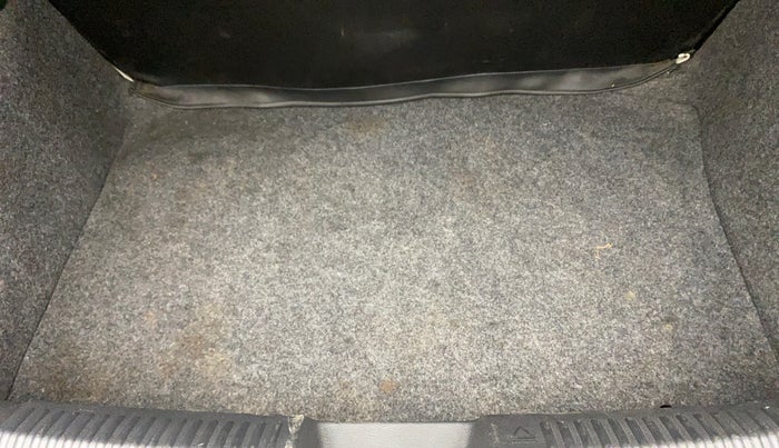 2018 Volkswagen Polo HIGHLINE PLUS 1.2(16 ALLOY, Petrol, Manual, 67,163 km, Boot Inside