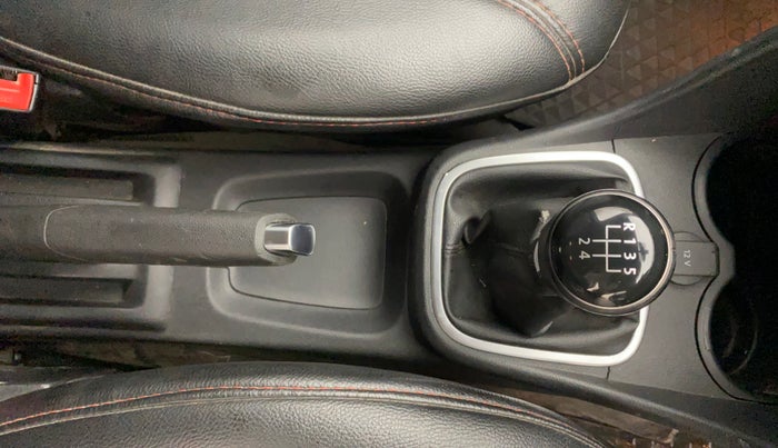 2018 Volkswagen Polo HIGHLINE PLUS 1.2(16 ALLOY, Petrol, Manual, 67,163 km, Gear Lever