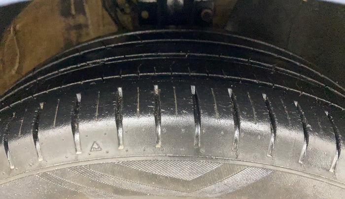 2018 Volkswagen Polo HIGHLINE PLUS 1.2(16 ALLOY, Petrol, Manual, 67,163 km, Right Front Tyre Tread