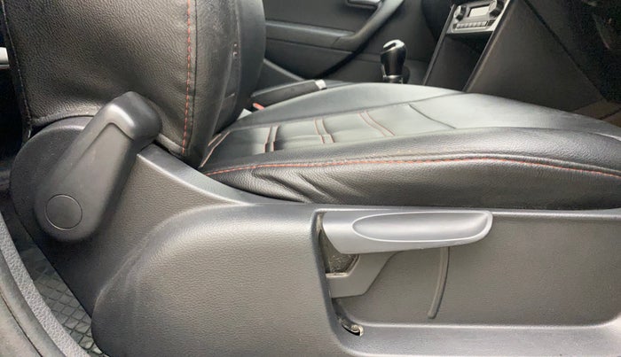 2018 Volkswagen Polo HIGHLINE PLUS 1.2(16 ALLOY, Petrol, Manual, 67,163 km, Driver Side Adjustment Panel