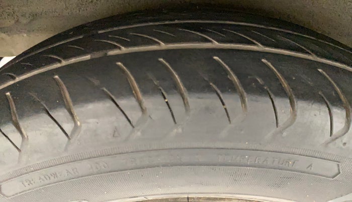 2010 Hyundai i10 MAGNA 1.2 AT, Petrol, Automatic, 67,447 km, Right Rear Tyre Tread