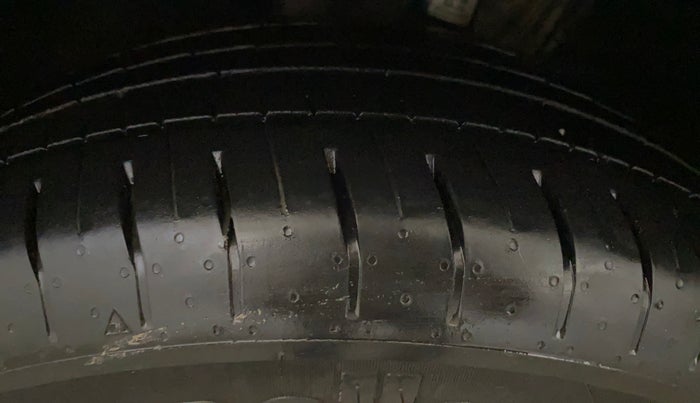 2024 Volkswagen VIRTUS TOPLINE TSI 1.0 AT, Petrol, Automatic, 6,586 km, Left Front Tyre Tread