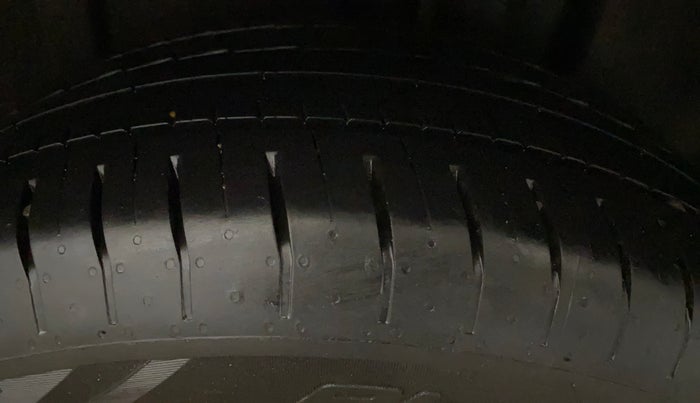 2024 Volkswagen VIRTUS TOPLINE TSI 1.0 AT, Petrol, Automatic, 6,586 km, Left Rear Tyre Tread