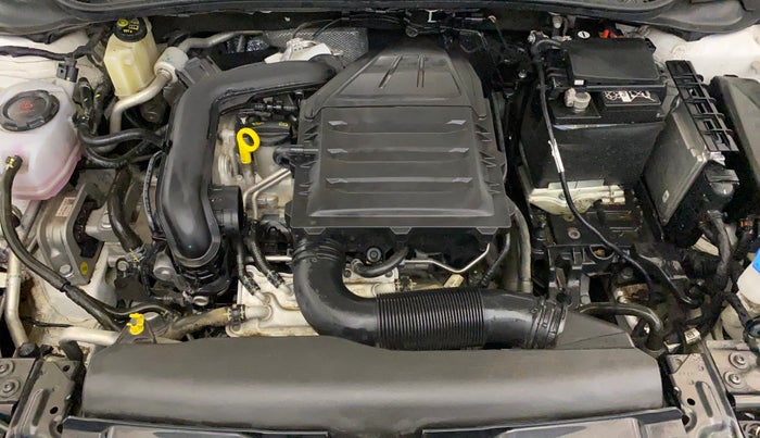 2024 Volkswagen VIRTUS TOPLINE TSI 1.0 AT, Petrol, Automatic, 6,586 km, Engine View