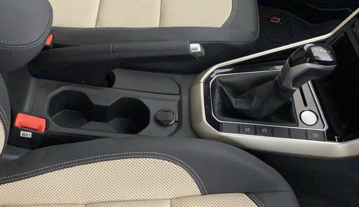 2024 Volkswagen VIRTUS TOPLINE TSI 1.0 AT, Petrol, Automatic, 6,586 km, Gear Lever