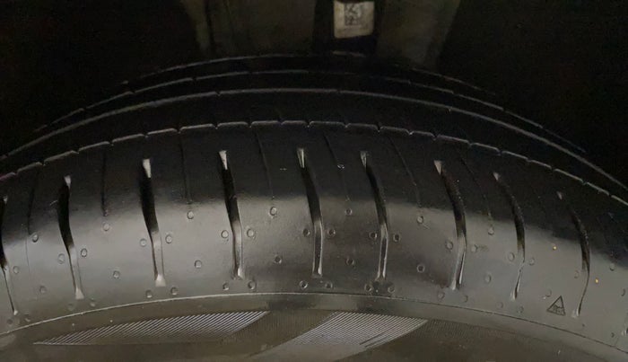 2024 Volkswagen VIRTUS TOPLINE TSI 1.0 AT, Petrol, Automatic, 6,586 km, Right Front Tyre Tread