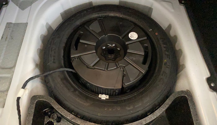 2024 Volkswagen VIRTUS TOPLINE TSI 1.0 AT, Petrol, Automatic, 6,586 km, Spare Tyre