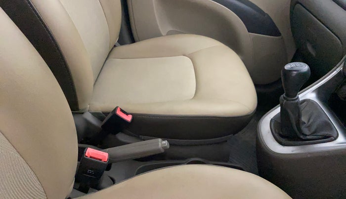 2013 Hyundai i10 ERA 1.1, Petrol, Manual, 17,646 km, Gear Lever